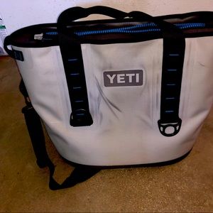 Yeti hopper cooler